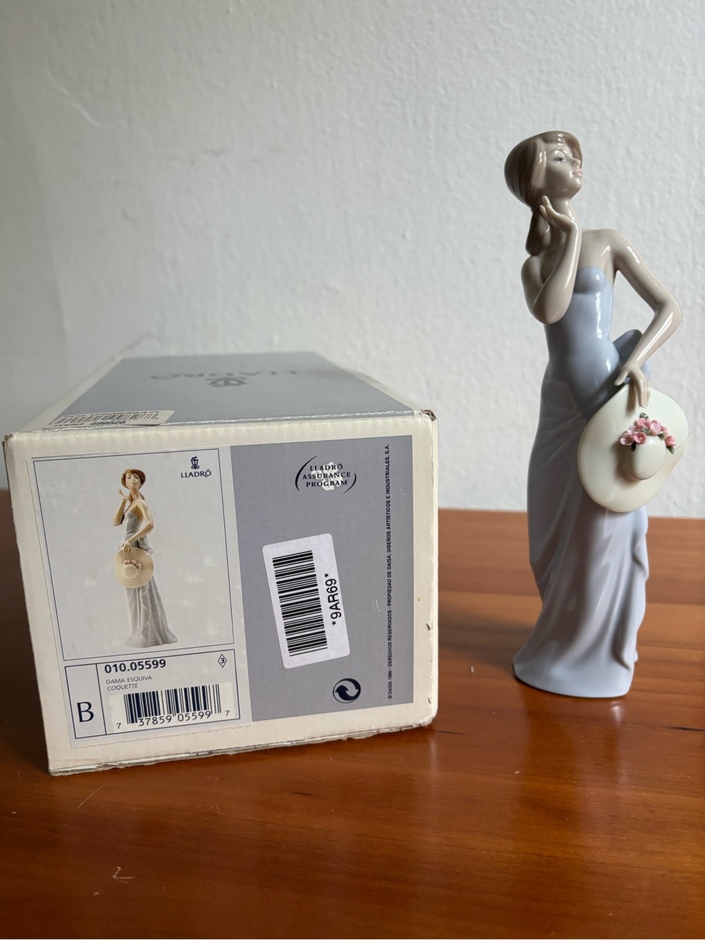 Lladro Coquette Figurine # 01005599 Vintage Retired with Box